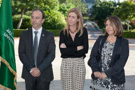 Pedro Farias, Chantal Pérez y Mª Ángeles Rastrollo en la inauguración de la Oficina de la Universidad de Sharjah, Emiratos Árabes. Jardín Botánico. Noviembre de 2015