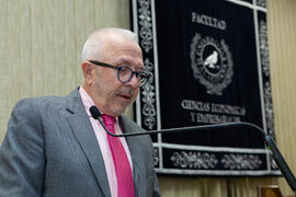 José Sánchez Maldonado en su nombramiento como Alumno de Honor de la Facultad de Ciencias Económicas y Empresariales. Facultad de Ciencias Económicas y Empresariales. Diciembre de 2019