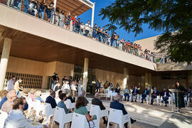 Discurso de la alumna Dina Akrouh. Homenaje a los sanitarios en la Facultad de Medicina de la Universidad de Málaga. Campus de Teatinos. Octubre de 2021