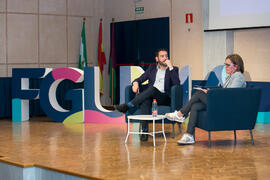 Pere Estupinyà y Esther Luque. Conferencia "Dialogando", con Pere Estupinyà. Facultad de Ciencias. Octubre de 2018