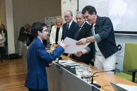 Antonio Banderas entrega el premio. Acto de la Fundación Lágrimas y Favores. Entrega de los Premios de Investigación de la Cátedra de Estudios Cofrades. Rectorado. Abril de 2019