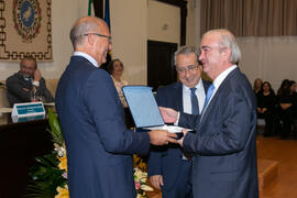 Entrega de Distinción de Honor a José Manuel García Campos. Celebración de San Lucas. Facultad de Medicina. Noviembre de 2019