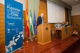 Nombramiento de D. Fernando Ocaña como Alumno de Honor de Facultad de Ciencias Económicas y Empresariales de la Universidad de Málaga. Rectorado. Marzo de 2009