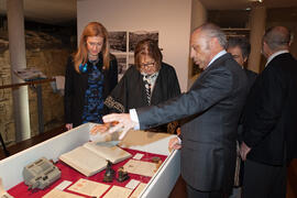 Inauguración de la exposición "50 Años de la Facultad de Ciencias Económicas y Empresariales". Rectorado. Enero de 2015