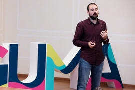 Aitor Sánchez en su conferencia "Dialogando para desmontar mitos sobre nutrición". Facultad de Medicina. Marzo de 2017