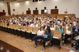 Asistentes a la graduación y clausura del curso del Aula de Mayores de la Universidad de Málaga. Paraninfo. Junio de 2015