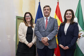 Elsa Álvarez, Teodomiro López y Ana José Cisneros tras su toma de posesión como nueva decana de la Facultad de Ciencias Económicas y Empresariales de la Universidad de Málaga. Campus de El Ejido. Enero de 2025