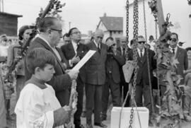 Málaga. Colocación de la primera piedra de grupo escolar en las playas de San Andrés. Noviembre de 1963