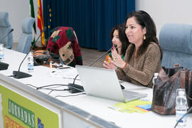 Beatriz Lacomba imparte la ponencia "Prueba para el acceso y admisión a la Universidad". Jornadas de Puertas Abiertas de la Universidad de Málaga. Complejo Polideportivo Universitario. Abril de 2018