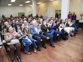 Público asistente a la toma de posesión de Ana José Cisneros Ruiz como nueva decana de la Facultad de Ciencias Económicas y Empresariales de la Universidad de Málaga. Campus de El Ejido. Enero de 2025