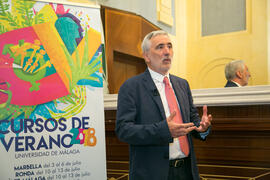 Entrevista a Martín Razquín Lizarraga en photocall. Curso "La nueva contratación pública". Cursos de Verano de la Universidad de Málaga. Málaga. Julio de 2018