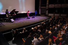 Concierto de Luz Casal. Apertura del Curso Académico 2019-2020 de la Escuela Técnica Superior de Arquitectura de la Universidad de Málaga. Teatro Cervantes. Octubre de 2019