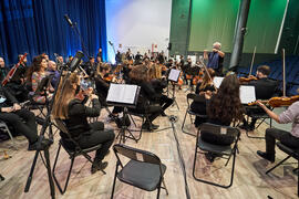 Músicos ensayando. Concierto de Bandas Sonoras de la 31 edición de Fancine de la Universidad de Málaga. Auditorio de la Escuela Técnica de Ingeniería de Telecomunicaciones e Informática. Noviembre de 2021