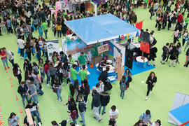 Estand del Consejo de Estudiantes y la Tuna. Jornadas de Puertas Abiertas de la Universidad de Málaga. Complejo Polideportivo Universitario. Abril de 2018