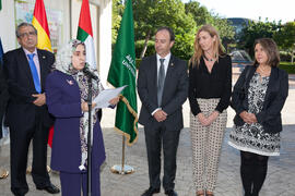 Hissa Al-Otaiba en la inauguración de la Oficina de la Universidad de Sharjah, Emiratos Árabes. Jardín Botánico. Noviembre de 2015