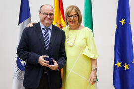 Retrato con la rectora en el homenaje a los jubilados y al personal que cumple 25 años de servicio en la UMA. Paraninfo. Mayo 2015