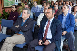Javier Laserna y José Ramón de Andrés en la inauguración de la exposición 'Libros y luz para el tercer milenio'. Biblioteca General. Abril 2015