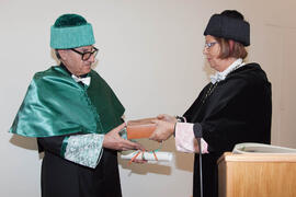 Investidura como Doctor "Honoris Causa" de D. Vicenç Navarro por la Facultad de Estudios Sociales y del Trabajo de la Universidad de Málaga. Paraninfo. Diciembre de 2009