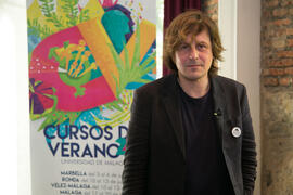 Nacho Vegas en photocall. Curso "Tres generaciones de la música Pop española". Cursos de Verano de la Universidad de Málaga. Málaga. Julio de 2018