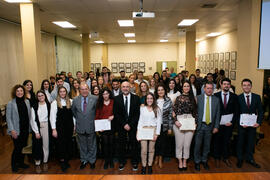 Foto de grupo tras la entrega de premios y menciones. Facultad de Ciencias Económicas y Empresariales. Diciembre de 2019