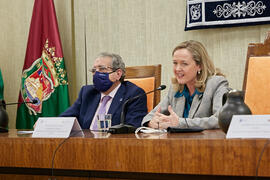 José Ángel Narváez con la Ministra de Economía Nadia Calviño en la Facultad de Ciencias Económicas y Empresariales de la Universidad de Málaga. Enero de 2022