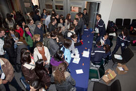 Entrega de diplomas. 4º Congreso Internacional de Actividad Físico-Deportiva para Mayores. Escuela Técnica Superior de Ingeniería Informática y Telecomunicaciones. Marzo de 2011