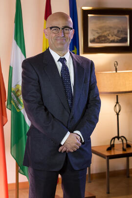 Retrato de José Juan Benítez Rochel, Vicedecano de Apoyo a la Docencia y Comunicación de la Facultad de Económicas. Facultad de Ciencias Económicas y Empresariales. Marzo de 2016