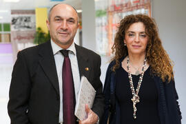 Eugenio José Luque y Macarena Parrado tras la inauguración de las IX Jornadas Andaluzas de Enseñanza de Economía. Facultad de Ciencias Económicas y Empresariales. Febrero de 2016