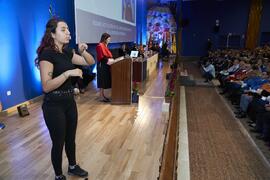Intérprete de signos. Apertura del Curso Académico 2024/2025 de la Universidad de Málaga. Paraninfo. Septiembre de 2024