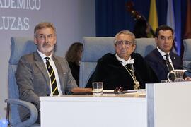 Miguel Porras, José Ángel Narváez y Juan Manuel Moreno. Solemne Acto de Apertura del Curso Académico 2022/2023 de las Universidades Andaluzas. Escuela Técnica Superior de Ingeniería Informática y Telecomunicaciones. Septiembre de 2022