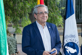 José Ángel Narváez en el homenaje al personal que cumple 25 años de servicio en la UMA o jubilado. Jardín Botánico. Junio 2017