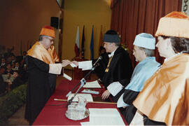 Investidura como Doctor "Honoris Causa" de D. Victorio Valle Sánchez por la Universidad de Málaga. Paraninfo. Enero de 1998