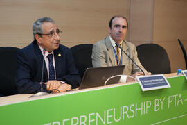 Presentación del programa de intercambio de emprendedores en el Encuentro de rectores de Brasil, Portugal y España. Edificio The Green Ray. Octubre de 2015