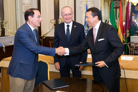 Firma de acuerdo. Presentación del Centro Internacional de Autoridades y Líderes. Ayuntamiento de Málaga. Julio de 2018