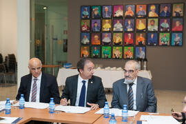 Hamid AL-Haimiy, Pedro Farias y Maamar Bettayeb en la firma del convenio con la Universidad de Sharjah, Emiratos Árabes. Edificio del Rectorado. Noviembre de 2015