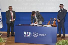 Toma de posesión de Rick Visser como profesor titular del Área de Fisiología de la Universidad de Málaga. Toma de posesión de nuevos catedráticos y profesores titulares de la Universidad de Málaga. Paraninfo. Noviembre de 2023