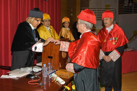 Investidura como Doctor "Honoris Causa" de D. Juan Antonio Carrillo Salcedo por la Universidad de Málaga. Salón de Actos de la Facultad de Derecho. Octubre de 2007