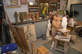 Encarnación Hernández trabaja en su estudio. Málaga. Junio de 2008