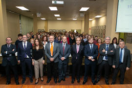 Foto de grupo previa al III Encuentro "10Graduadxs10". Facultad de Ciencias Económicas y Empresariales. Noviembre de 2019