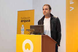 Esaú Acosta Pérez. Presentación del proyecto "Casa G". V Foro Arquia/Próxima 2016: Futuro Imperfecto. Paraninfo. Octubre de 2016