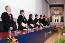 Mesa presidencial en la imposición de la Medalla de Oro de la Universidad de Málaga a la Universidad de Granada. Paraninfo. Diciembre de 2016