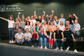 Foto de grupo tras la clase magistral "Clown: El arte de hacer el payaso". Curso de Verano "El humor en las artes escénicas". Marbella. Julio de 2018