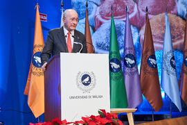 Discurso de Francisco de la Torre. Entrega de la distinción "Oikonomos" de la Facultad de Ciencias Económicas y Empresariales de la Universidad de Málaga. Paraninfo. Diciembre de 2024