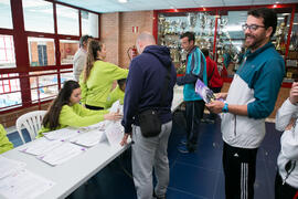 Recogida de diplomas. 7º Congreso Internacional de Actividad Física Deportiva para Mayores. Escuela Técnica Superior de Ingeniería de Telecomunicaciones y de Informática. Noviembre de 2017