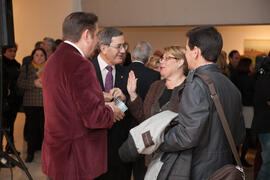 Momentos previos a la inauguración de la exposición "Paisajes Andaluces", de Eugenio Chicano. Museo del Patrimonio Municipal. Diciembre de 2016