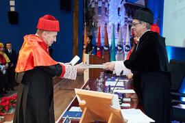 Investidura de Miquel Roca i Junyent como Doctor "Honoris Causa" por la Universidad de Málaga. Paraninfo. Diciembre de 2024