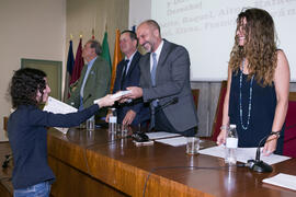 Entrega de mención especial. Facultad de Ciencias Económicas y Empresariales. Junio de 2018