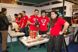 Estand de la Escuela Técnica Superior de Ingeniería de Telecomunicación. Jornadas de Puertas Abiertas de la Universidad de Málaga. Complejo Polideportivo Universitario. Abril de 2015
