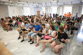 Asistentes a la conferencia. Visita guiada por el centro histórico. Olimpiada Española de Economía, Fase Nacional. Cofradía de los Estudiantes. Málaga. Junio de 2015
