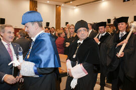 José Ángel Narváez en la imposición de la Medalla de Oro de la Universidad de Málaga a Dª. Adelaida de la Calle Martín. Paraninfo. Mayo de 2016
